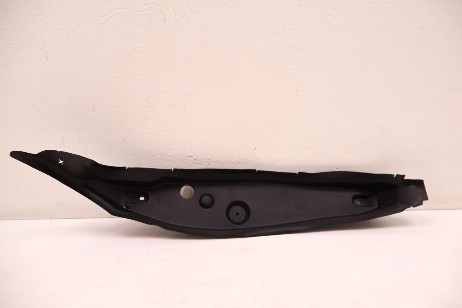MERCEDES-BENZ CLE A236 WYGŁUSZENIE BŁOTNIKA LEWY PRZÓD A2368890100
