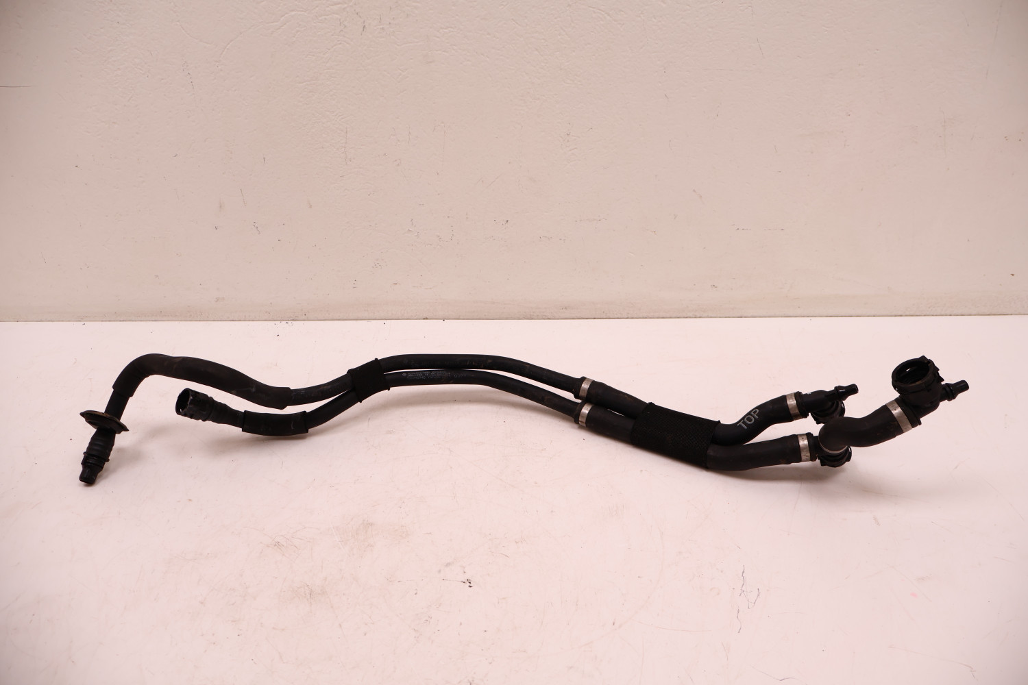 MERCEDES-BENZ CLE A236 300 4MATIC RURA PORZEWÓD WODY A2065067400