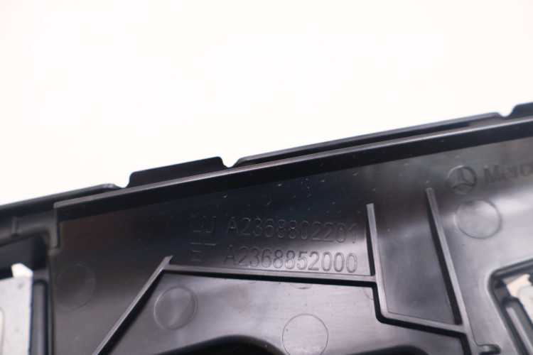 MERCEDES-BENZ CLE A236 ŚLIZG ZDERZAKA ŚRODKOWY PRZÓD A2368802201, A2368852000