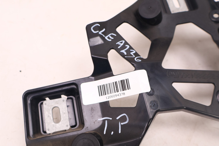 MERCEDES-BENZ CLE A236 ŚLIZG ZDERZAKA PRAWY TYŁ A2368801200, A2368852400