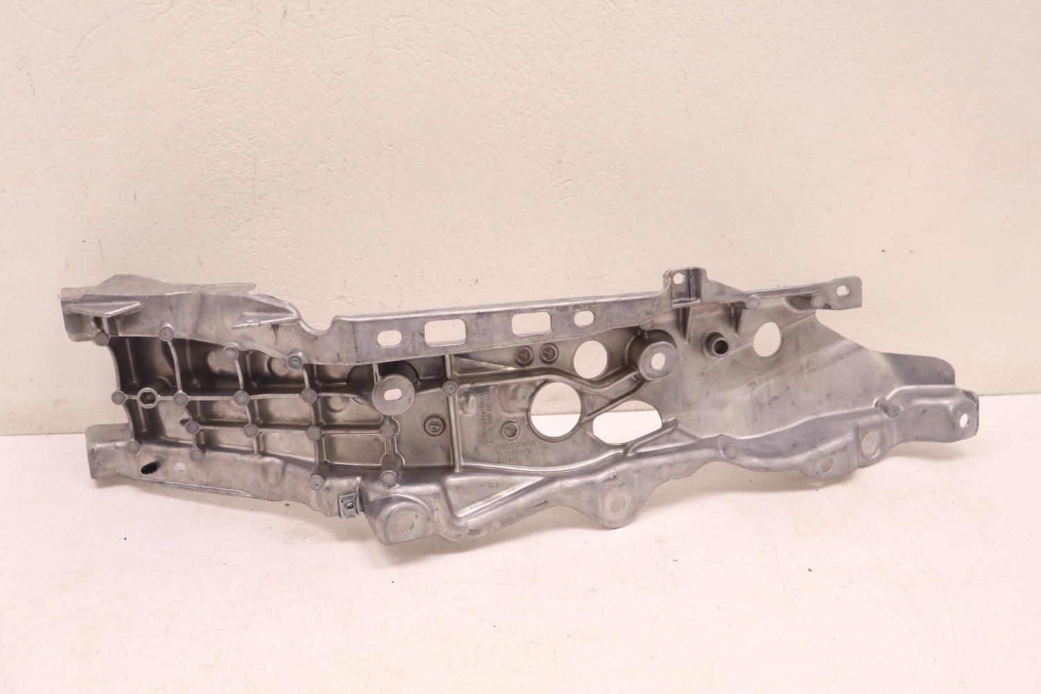 MERCEDES-BENZ CLE A236 WZMOCNIENIE BŁOTNIKA PRAWY TYŁ A2366460600