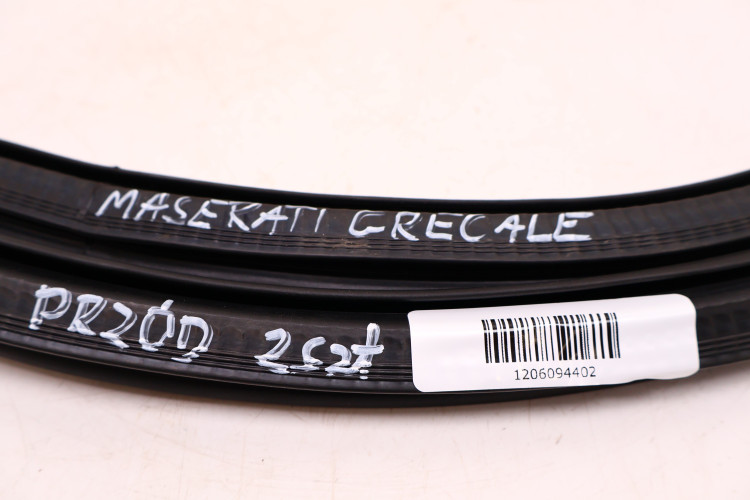 MASERATI GRECALE USZCZELKA DRZWI PRZÓD