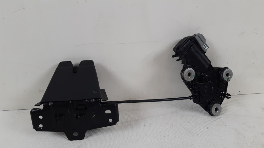 VOLVO XC90 II ZAMEK KLAPY BAGAŻNIKA 31349975