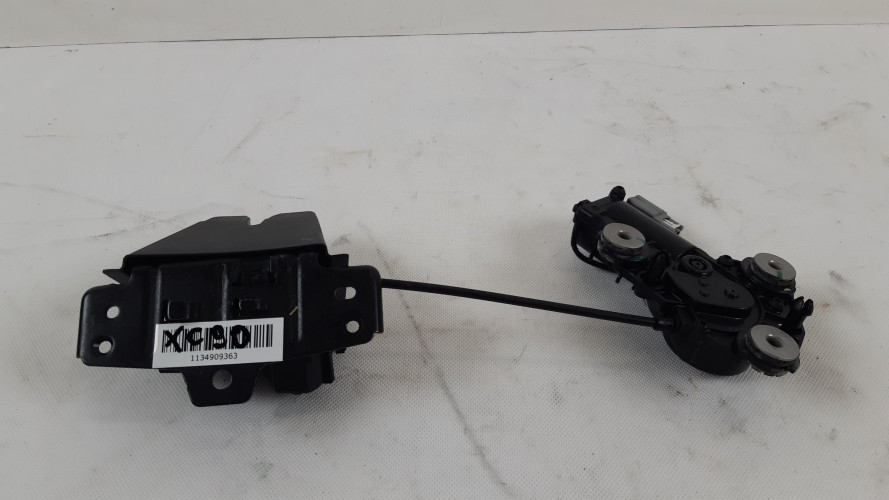 VOLVO XC90 II ZAMEK KLAPY BAGAŻNIKA 31349975