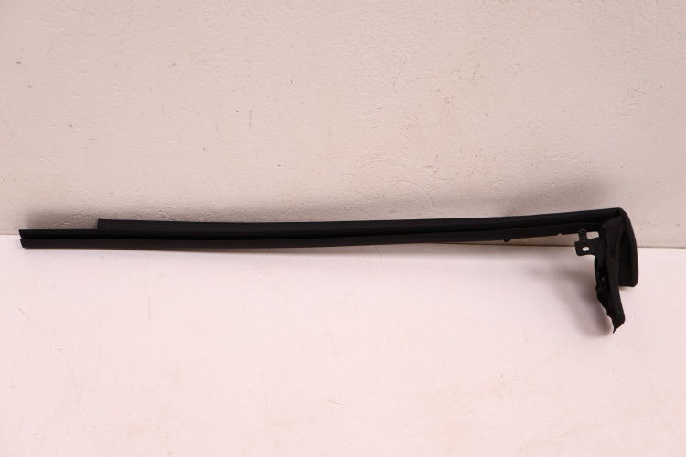 MERCEDES-BENZ CLE A236 USZCZELKA SZYBY PRAWY TYŁ A2366731600