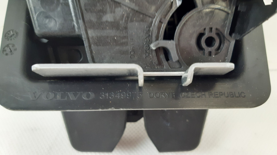 VOLVO XC90 II ZAMEK KLAPY BAGAŻNIKA 31349975