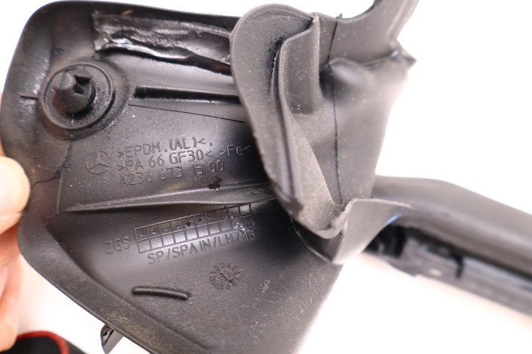 MERCEDES-BENZ CLE A236 USZCZELKA SZYBY LEWY TYŁ A2366731500
