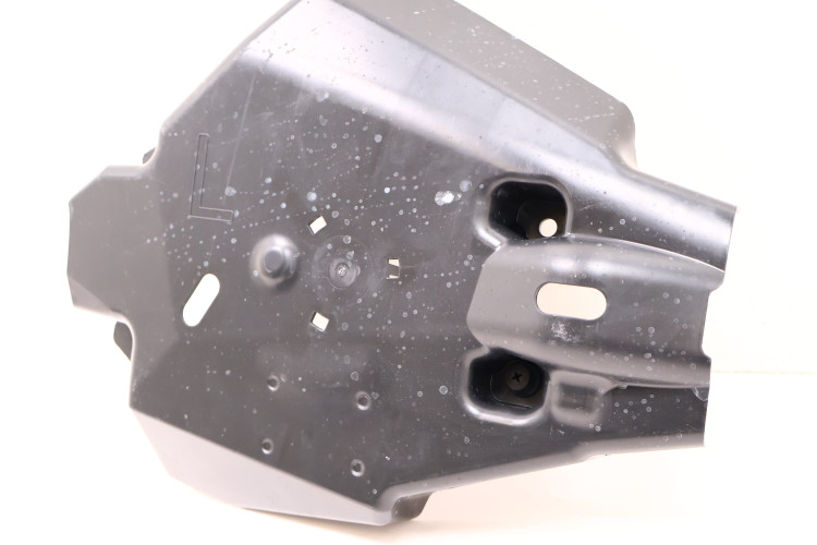 MERCEDES-BENZ CLE A236 OSŁONA WAHACZA SPRĘŻYNOWEGO LEWY TYŁ A2063528101