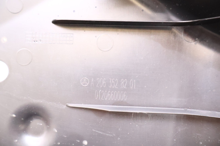 MERCEDES-BENZ CLE A236 OSŁONA WAHACZA SPRĘŻYNOWEGO PRAWY TYŁ A2063528201
