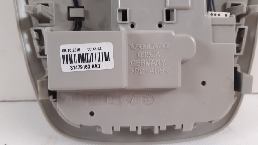 VOLVO V60 II LAMPKA PODSUFITKI 31479163