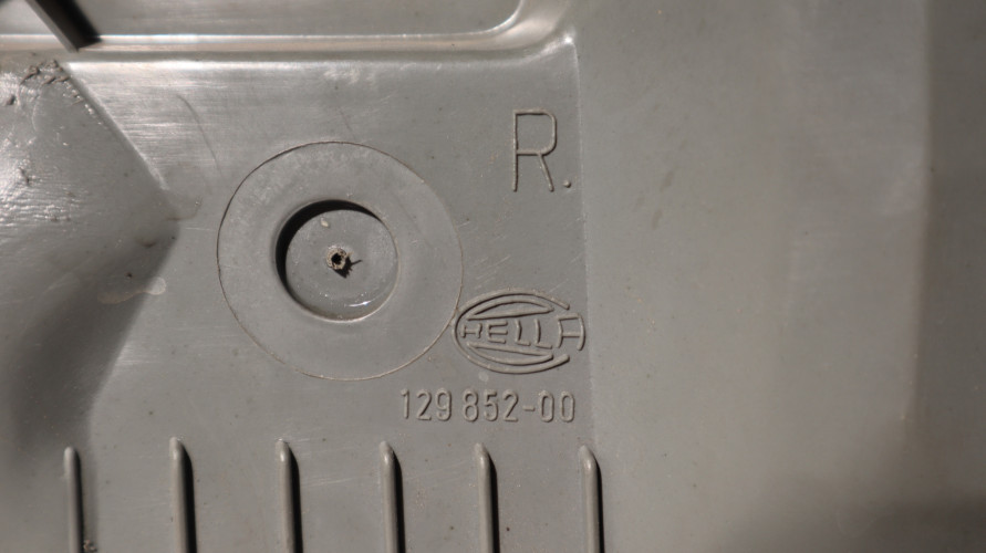 MERCEDES W124 84-92 LAMPA PRAWA PRZÓD 129852-00