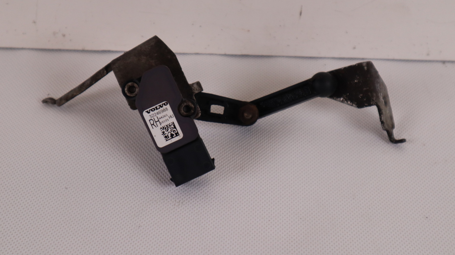 VOLVO XC60 II CZUJNIK POZIOMOWANIA PRAWY 32246988, 31406563