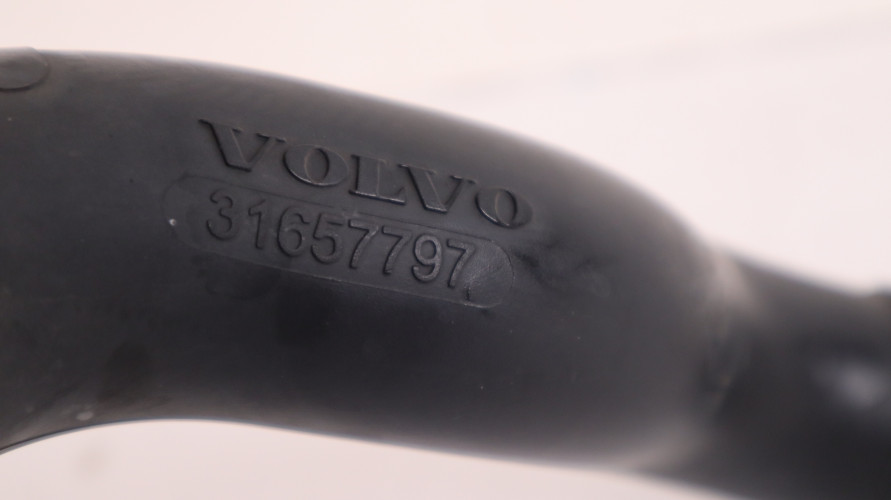 VOLVO XC60 II 2.0 D4 PRZEWÓD WLOT POWIETRZA 31657797