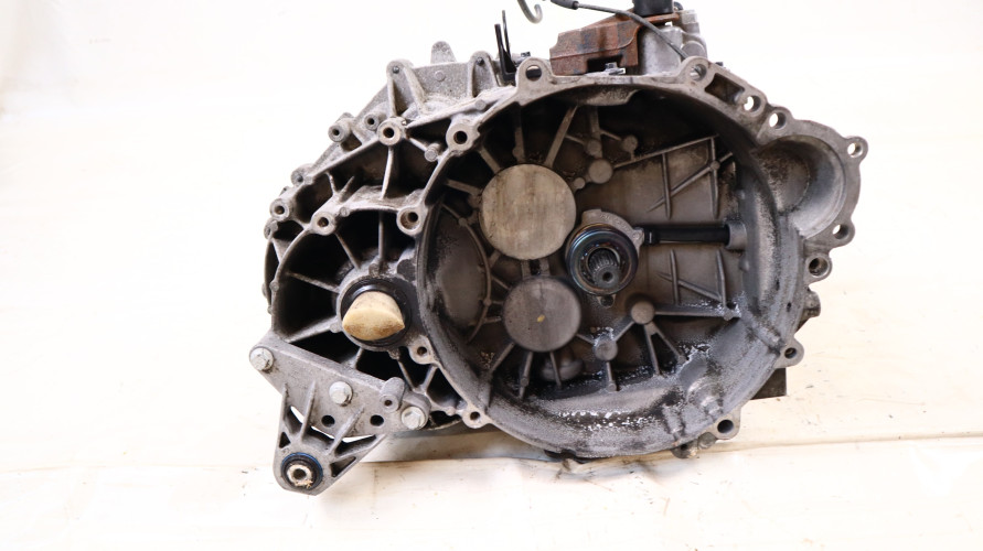 VOLVO V70 2.4 D5 SKRZYNIA BIEGÓW MANUALNA 31259509