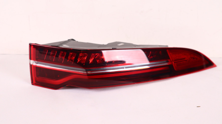 JAGUAR I-PACE X590 X590 LAMPA PRAWA TYŁ J9D3-13403-CB