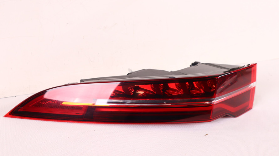 JAGUAR I-PACE X590 X590 LAMPA LEWA TYŁ J9D3-13405-CB