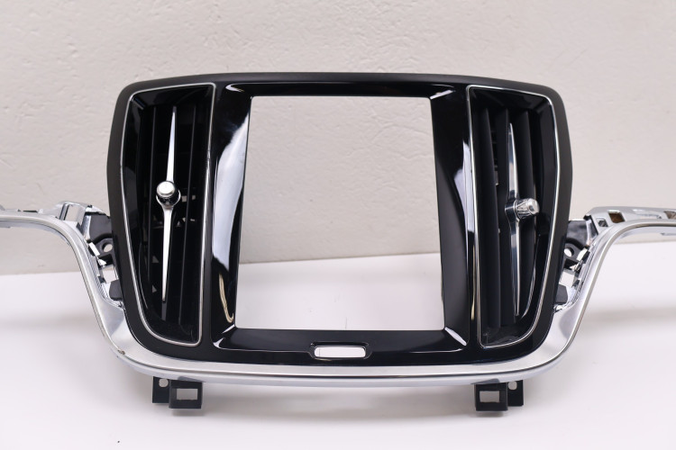 VOLVO V60 II KRATKI NAWIEWU DEKOR DESKI 31651196, 31651199