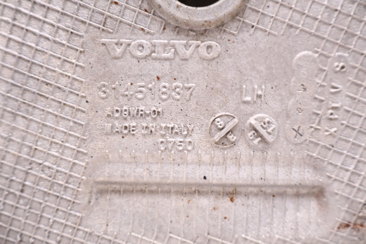 VOLVO XC90 II 2.0 T8 WAHACZ LEWY TYŁ 31451837