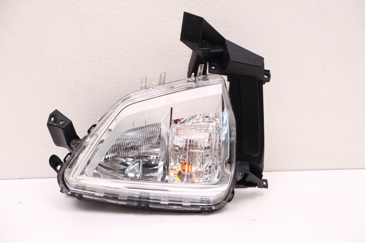 MITSUBISHI ECLIPSE CROSS HALOGEN LEWY PRZÓD