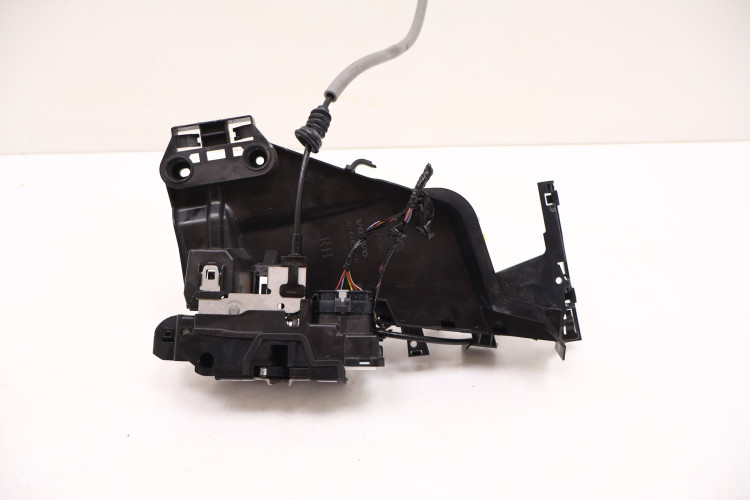 VOLVO XC40 ZAMEK DRZWI PRAWY PRZÓD 30747094