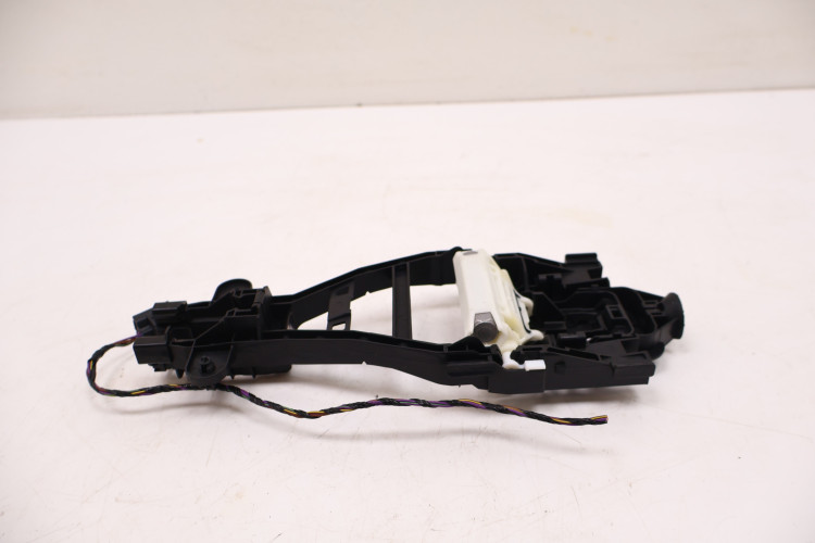 VOLVO XC40 MOCOWNIE KLAMKI PRAWE PRZÓD 30747098