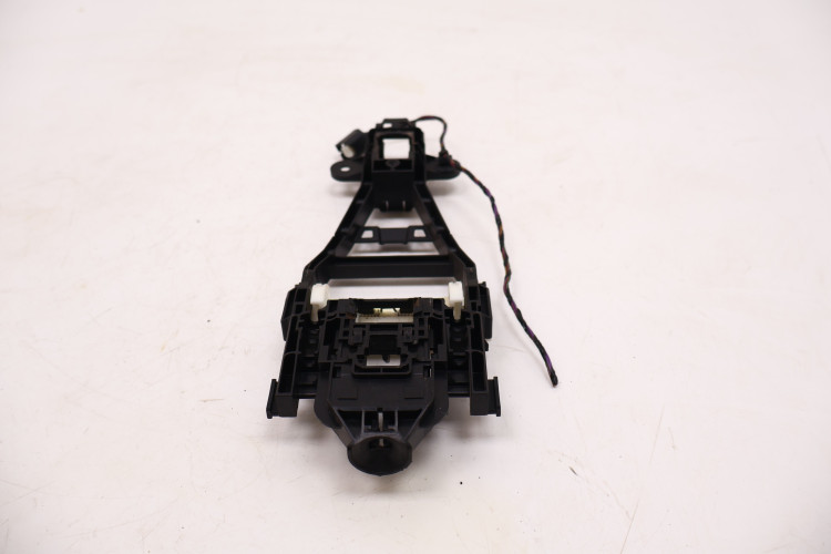 VOLVO XC40 MOCOWNIE KLAMKI PRAWE PRZÓD 30747098