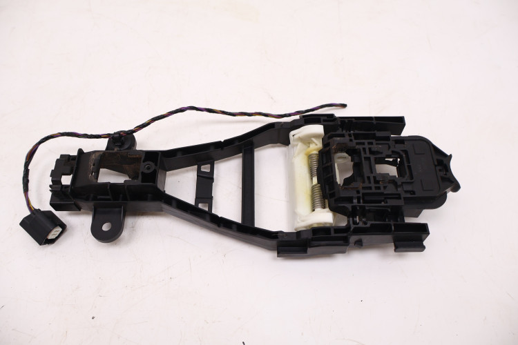 VOLVO XC40 MOCOWNIE KLAMKI PRAWE PRZÓD 30747098