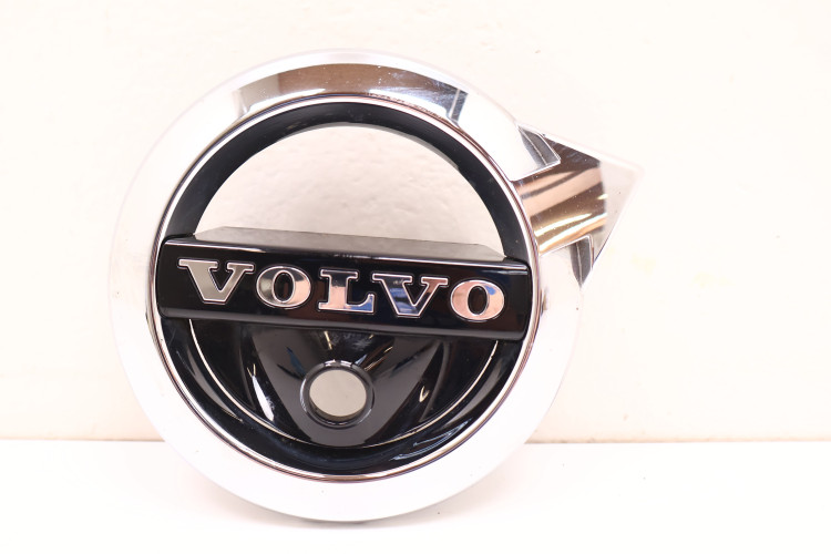 VOLVO XC40 ZNACZEK EMBLEMAT PRZÓD 31383646