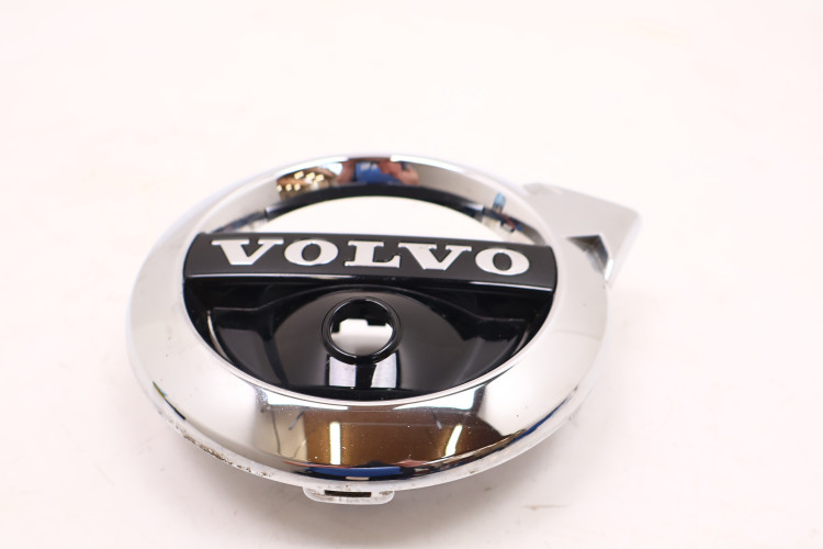 VOLVO XC40 ZNACZEK EMBLEMAT PRZÓD 31383646