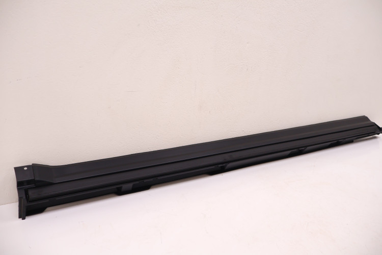 MITSUBISHI ECLIPSE CROSS LISTWA PROGOWA PRAWA 7250A132