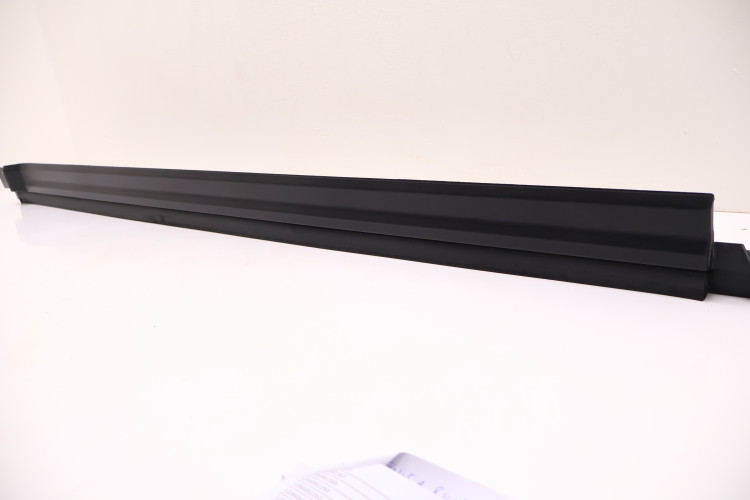 MITSUBISHI ECLIPSE CROSS LISTWA PROGOWA PRAWA 7250A132
