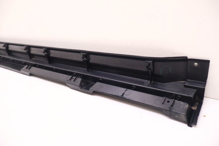 MITSUBISHI ECLIPSE CROSS LISTWA PROGOWA PRAWA 7250A132