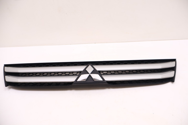 MITSUBISHI ECLIPSE CROSS GRILL ATRAPA ZDERZAKA 7450B072