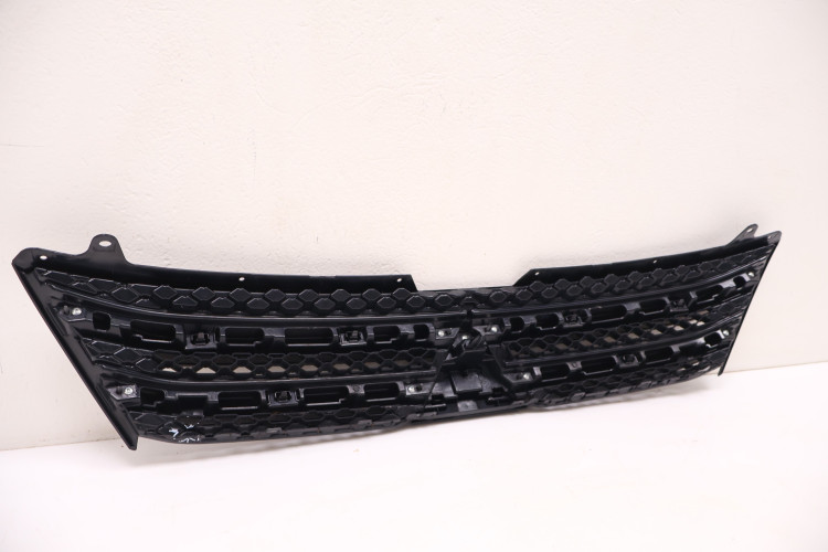 MITSUBISHI ECLIPSE CROSS GRILL ATRAPA ZDERZAKA 7450B072