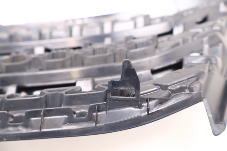 MITSUBISHI ECLIPSE CROSS GRILL ATRAPA ZDERZAKA 7450B072