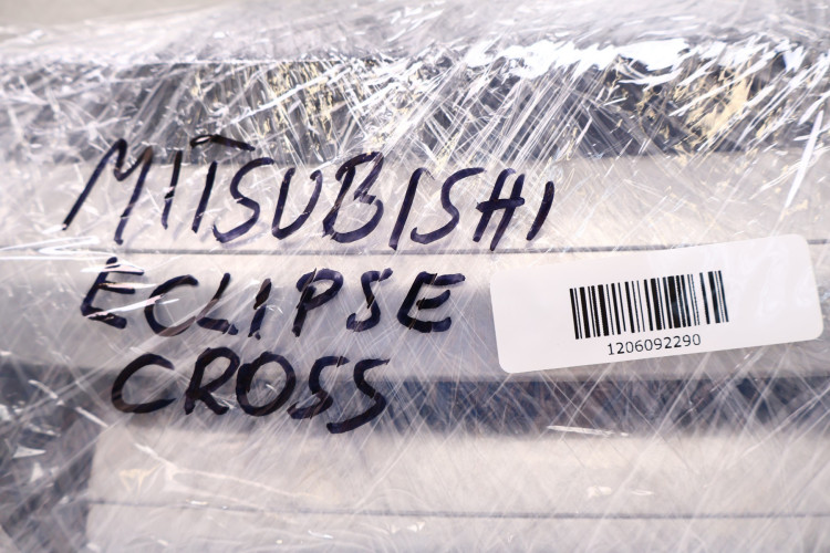 MITSUBISHI ECLIPSE CROSS GRILL ATRAPA ZDERZAKA 7450B072