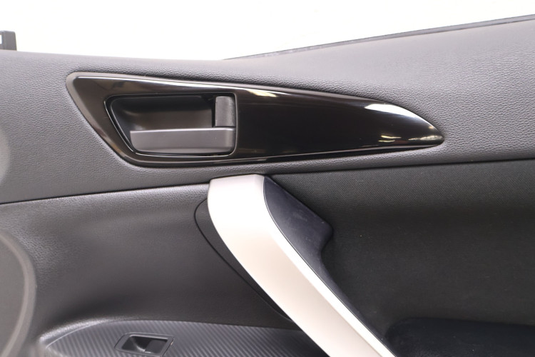 MITSUBISHI ECLIPSE CROSS BOCZEK DRZWI PRAWY PRZÓD 7221C637ZZ