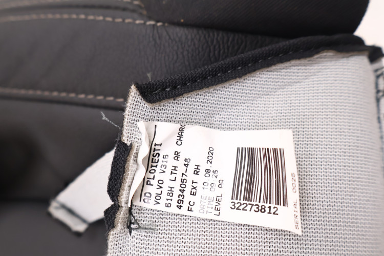 VOLVO XC40 TAPICERKA SIEDZISKO FOTELA PRAWY PRZÓD 32273812