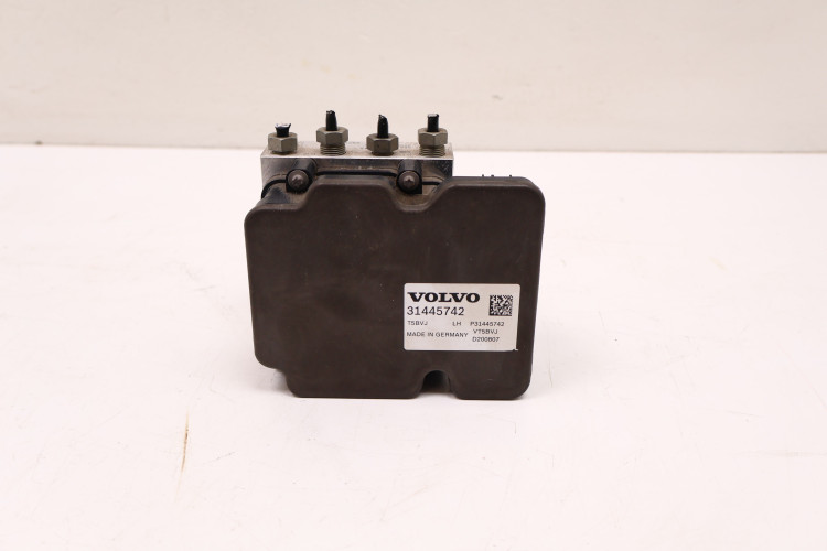 VOLVO XC40 2.0 D4 POMPA ABS 31445742