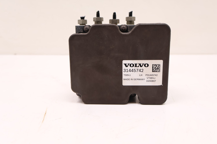 VOLVO XC40 2.0 D4 POMPA ABS 31445742