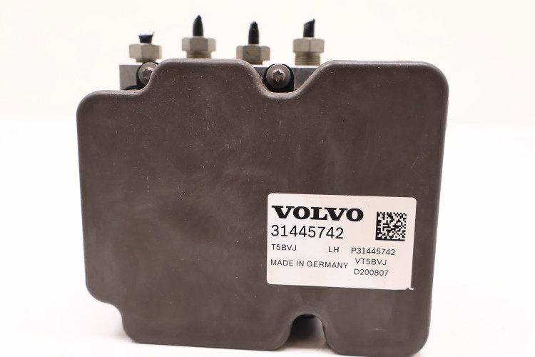 VOLVO XC40 2.0 D4 POMPA ABS 31445742