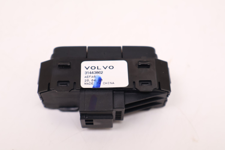VOLVO XC40 PANEL APMIĘCI FOTELA 31443862