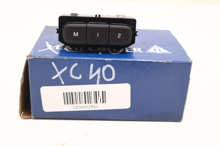 VOLVO XC40 PANEL APMIĘCI FOTELA 31443862