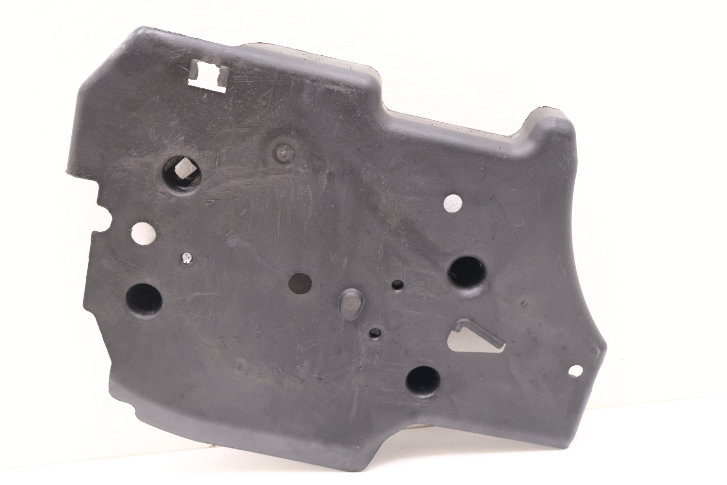VOLVO XC40 OSŁONA WAHACZA PRAWA TYŁ DÓŁ 32226466