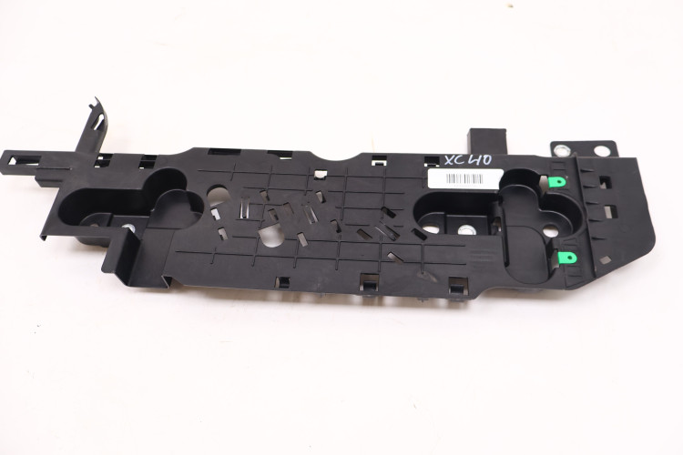 VOLVO XC40 OSŁONA PANEL MOCOWANIE 32240355