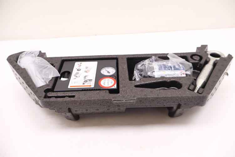 VOLVO XC40 WKŁAD BAGAŻNIKA STYROPIAN NARZĘDZIA 31445789