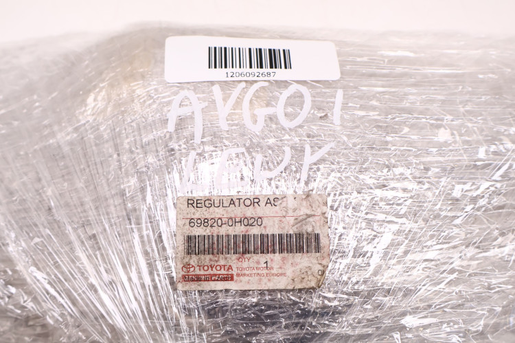 TOYOTA AYGO I PODNOŚNIK SZYBY LEWY PRZÓD 69820-0H020