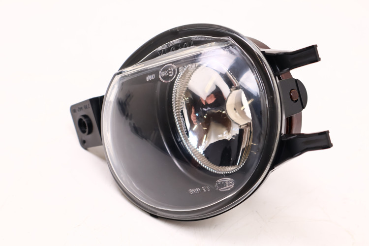 TOYOTA YARIS I HALOGEN LAMPA PRZECIWMGIELNA PRAWA 81210-0D020