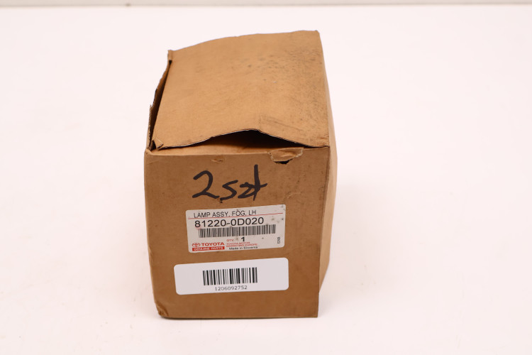 TOYOTA YARIS I HALOGEN LAMPA PRZECIWMGIELNA LEWA 81220-0D020