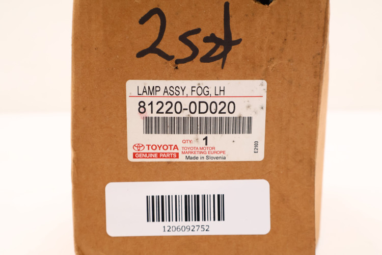 TOYOTA YARIS I HALOGEN LAMPA PRZECIWMGIELNA LEWA 81220-0D020